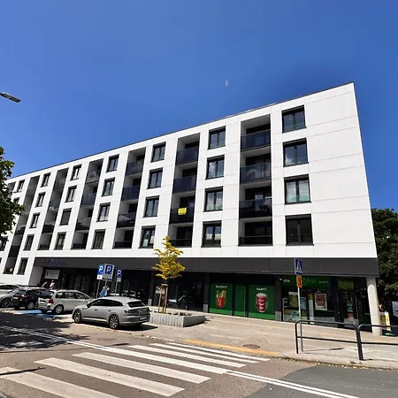 Centrum Z Miejscem Parkingowym 科沃布热格